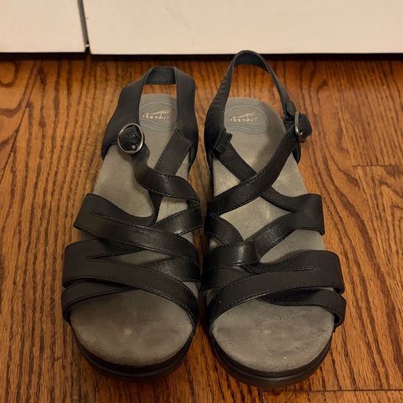 Dansko Women's Black Strappy Sandals Small Heel Comfort Leather size 37 - Picture 2 of 6